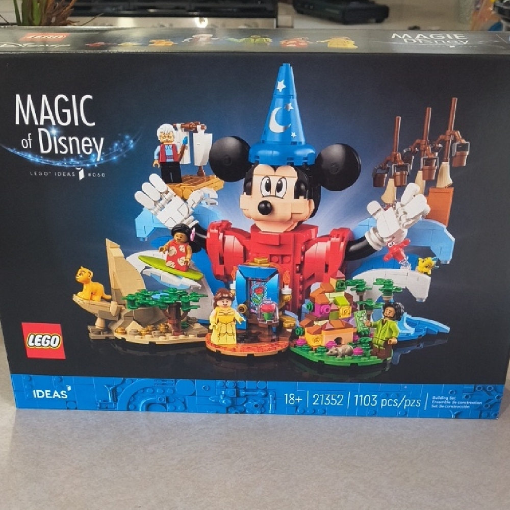 LEGO Ideas Disney Sorcerer Mickey Building Set - Red, Blue, Black
